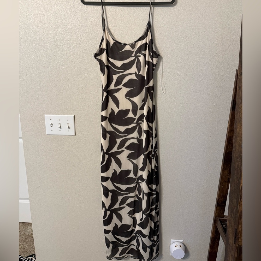 Elegant Black and Cream Leaf Print Dress